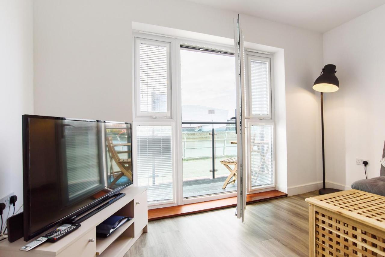 Raphael Retreat Apartamento Newport  Exterior foto